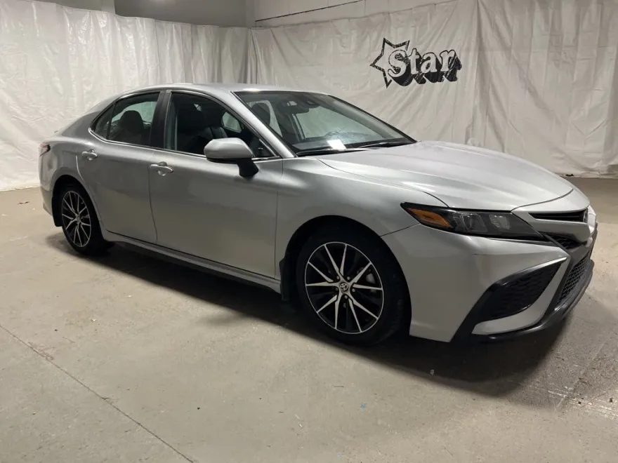 2024 Toyota Camry SE photo 1