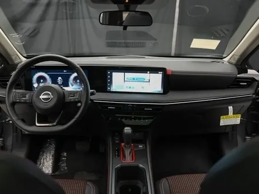 2025 Nissan Kicks SR photo 19