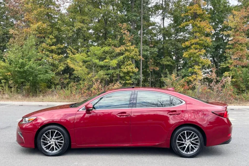 2017 Lexus ES 350 photo 1