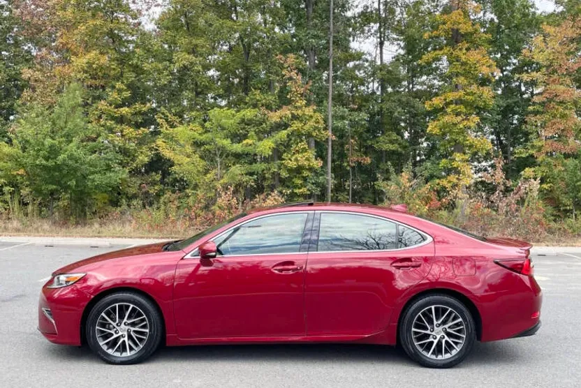 2017 Lexus ES 350 photo 1