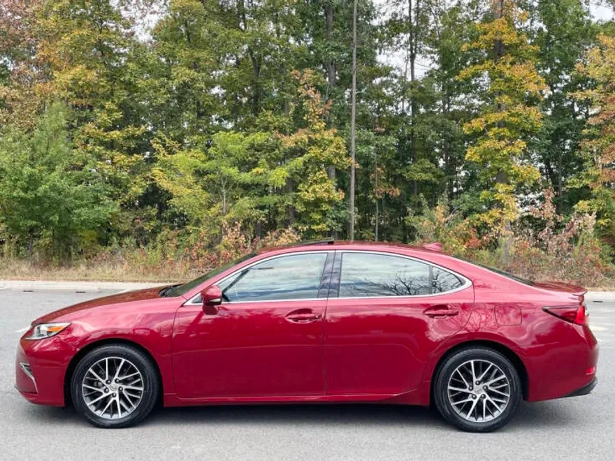 2017 Lexus ES 350 photo 1