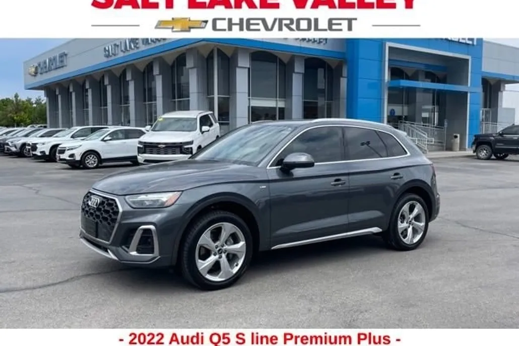 2022 Audi Q5 S line Premium Plus photo 1