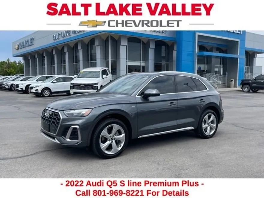 2022 Audi Q5 S line Premium Plus photo 1