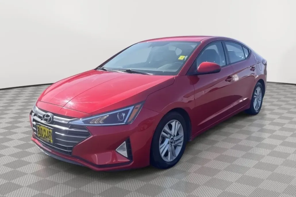 2020 Hyundai Elantra SEL photo 1