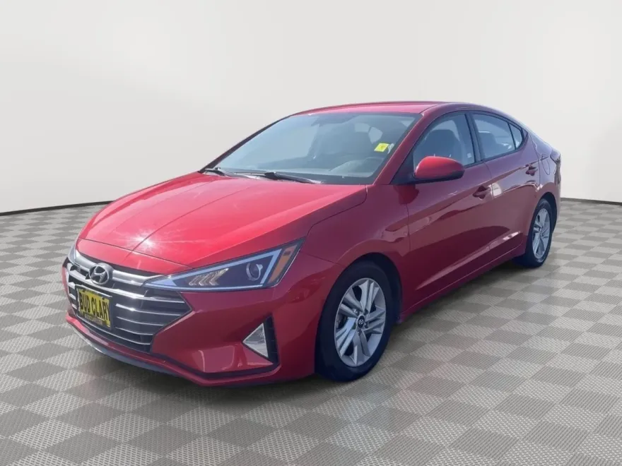 2020 Hyundai Elantra SEL photo 1