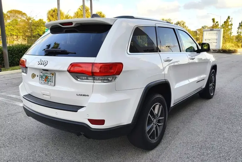 2018 Jeep Grand Cherokee Laredo E Sport photo 1
