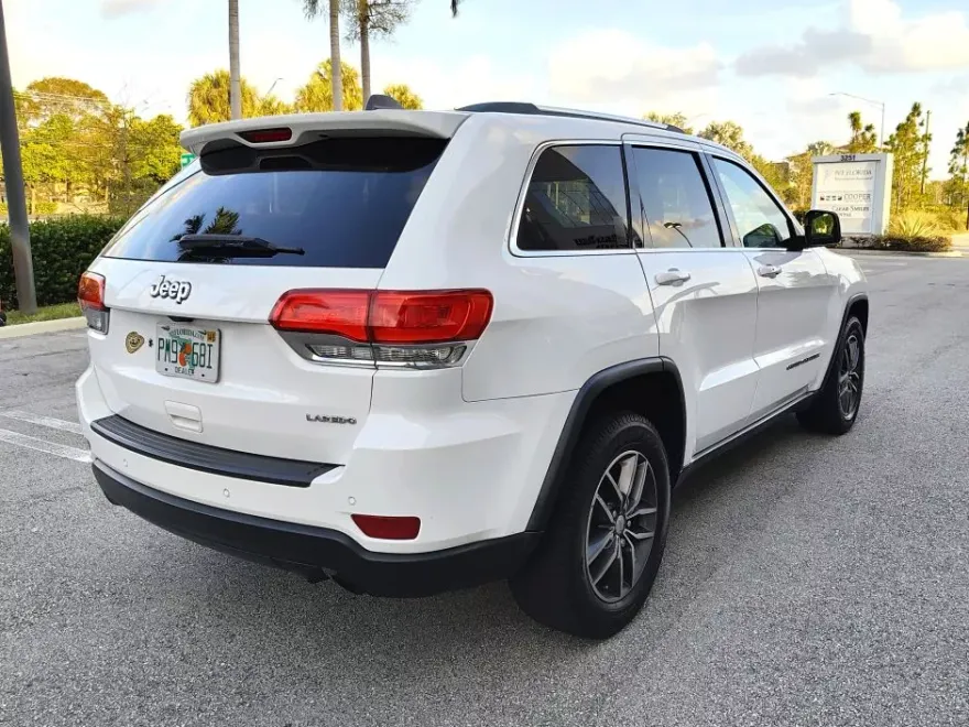 2018 Jeep Grand Cherokee Laredo E Sport photo 1