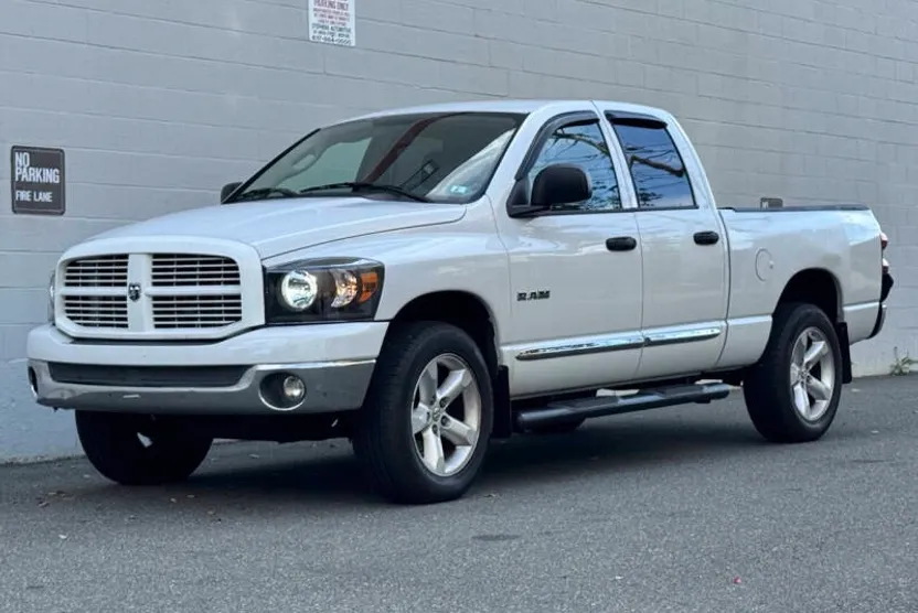 2008 Dodge Ram SLT photo 1