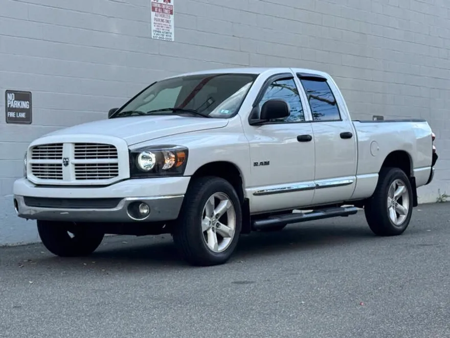 2008 Dodge Ram SLT photo 1