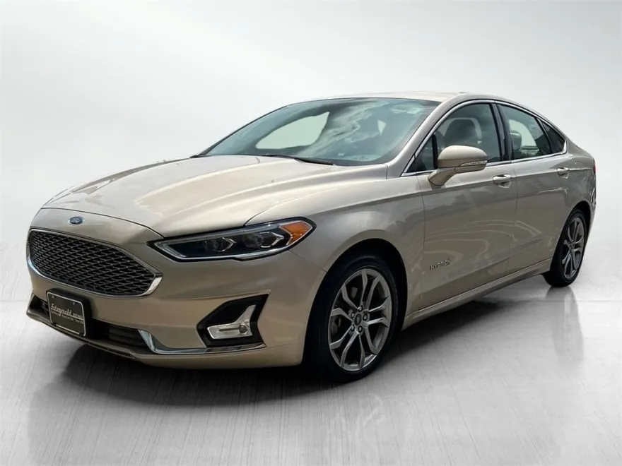 2019 Ford Fusion Hybrid Titanium photo 1