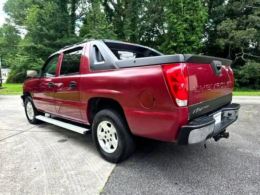 2004 Chevrolet Avalanche photo 1