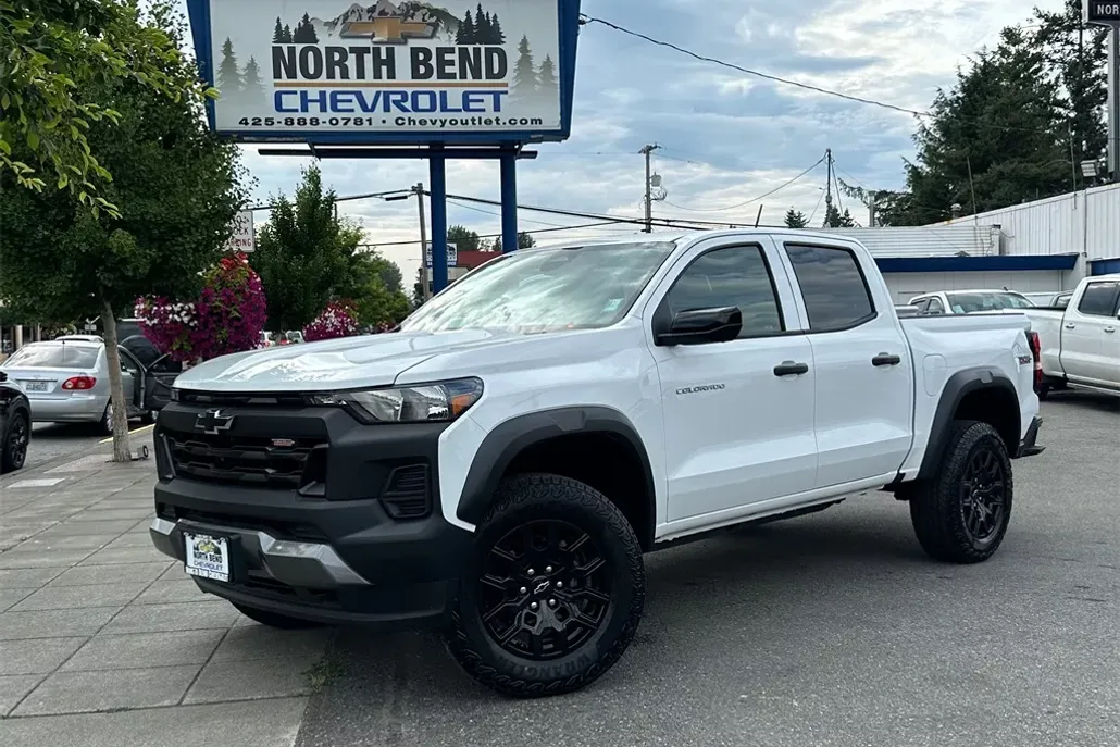 2024 Chevrolet Colorado Trail Boss photo 1