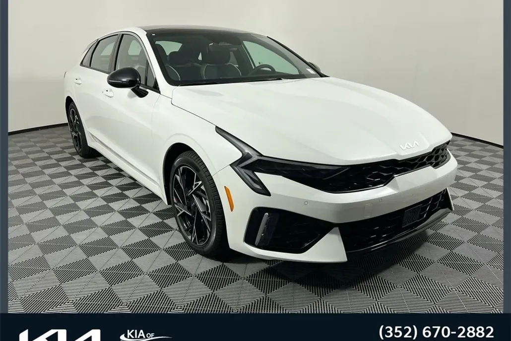 2025 Kia K5 GT-Line photo 1