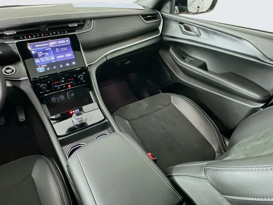 2025 Jeep Grand Cherokee Altitude X photo 25