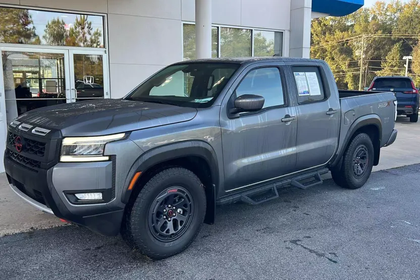 2025 Nissan Frontier PRO-X photo 1