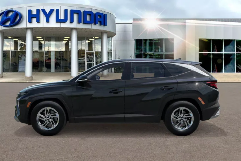 2026 Hyundai Tucson SE photo 1