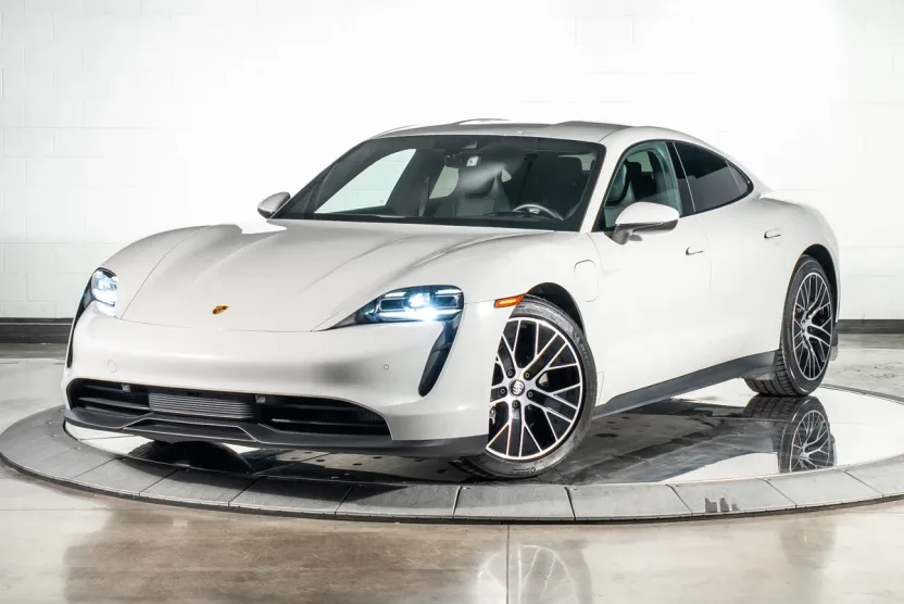 2022 Porsche Taycan photo 1