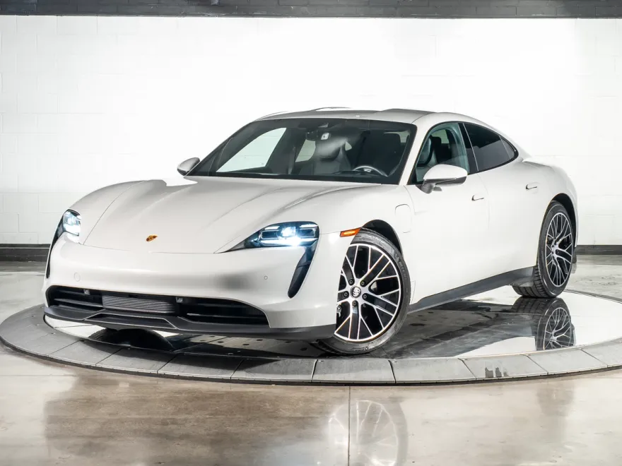 2022 Porsche Taycan photo 1