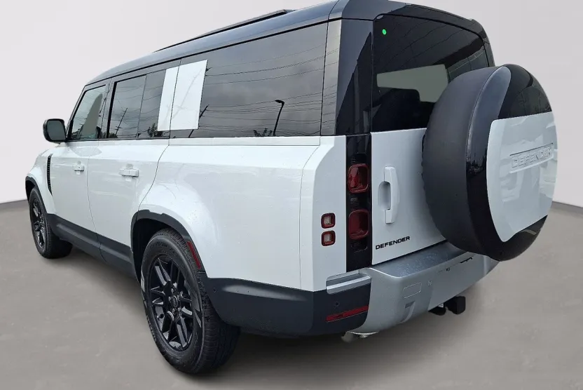 2025 Land Rover Defender 130 S photo 1