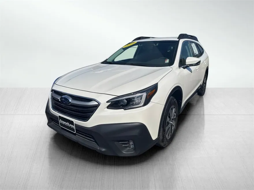 2022 Subaru Outback Premium photo 1
