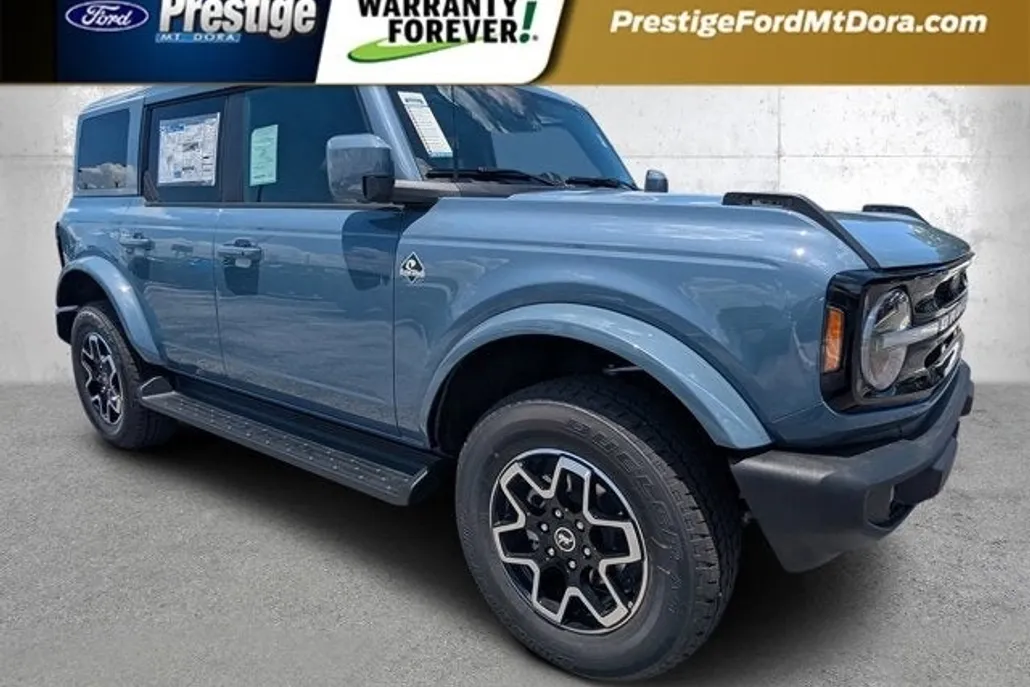 2025 Ford Bronco Outer Banks photo 1