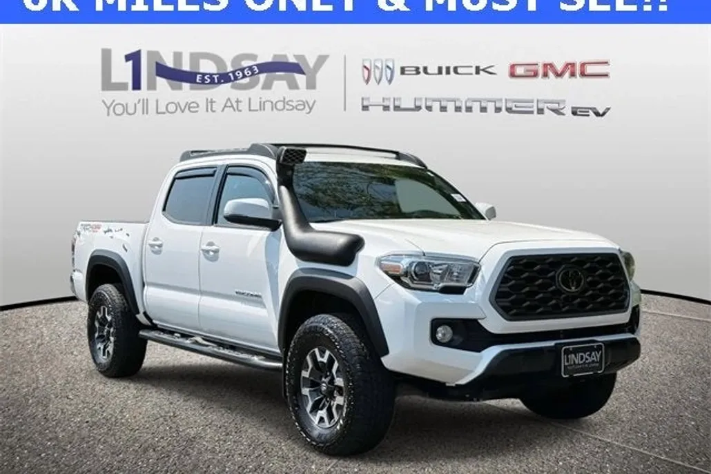 2023 Toyota Tacoma TRD Off-Road V6 photo 1
