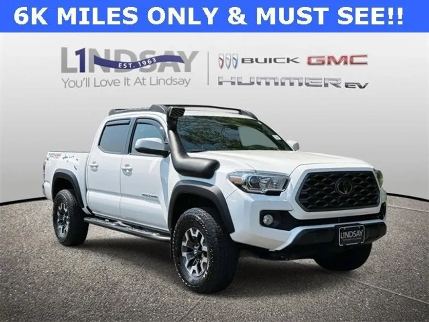 2023 Toyota Tacoma TRD Off-Road V6 photo 1