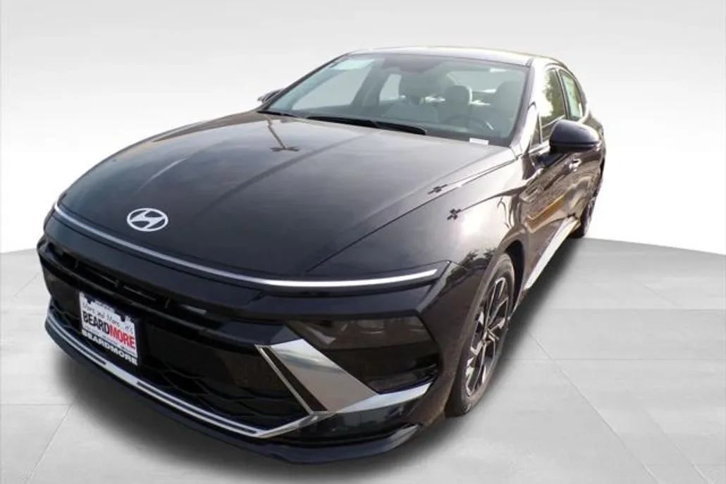 2025 Hyundai Sonata SEL photo 1