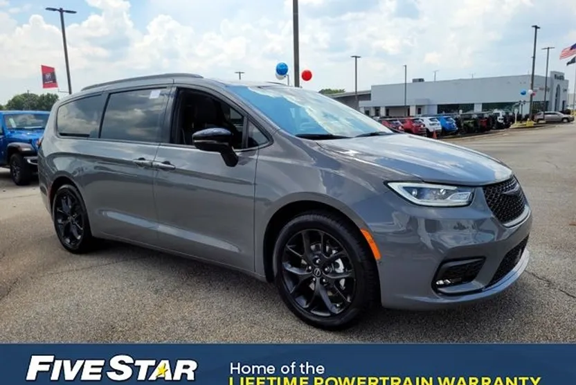 2025 Chrysler Pacifica Limited photo 1