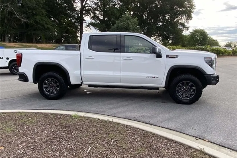 2024 Gmc Sierra 1500 AT4X photo 1