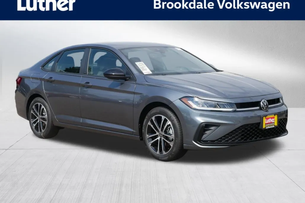 2025 Volkswagen Jetta Sport photo 1