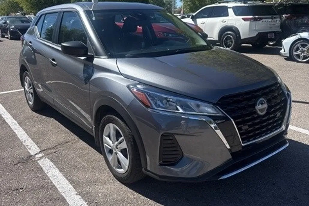 2024 Nissan Kicks S photo 1