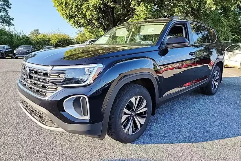 2026 Volkswagen Atlas SE photo 1