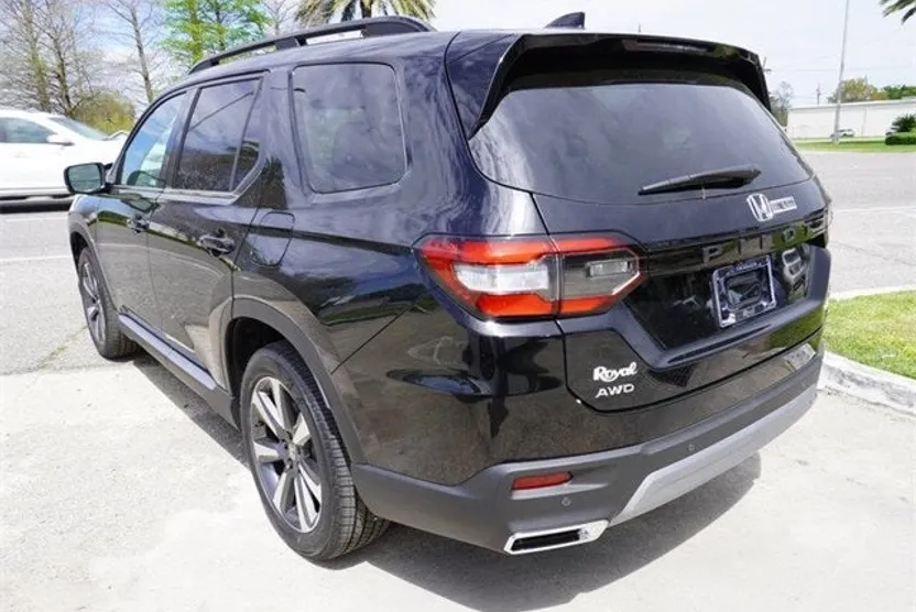 2025 Honda Pilot Elite photo 1