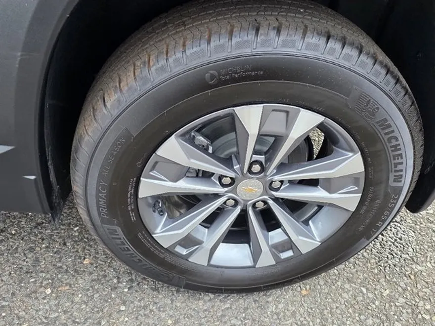2026 Chevrolet Equinox LT photo 1
