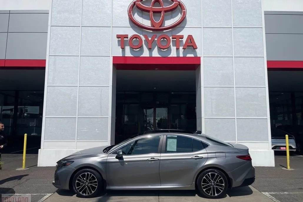 2025 Toyota Camry XLE photo 1