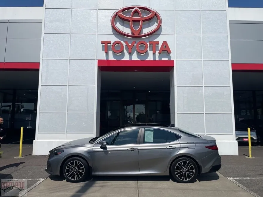 2025 Toyota Camry XLE photo 1