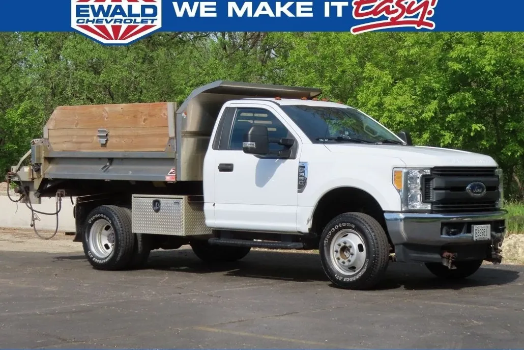 2017 Ford F-350 XLT photo 1