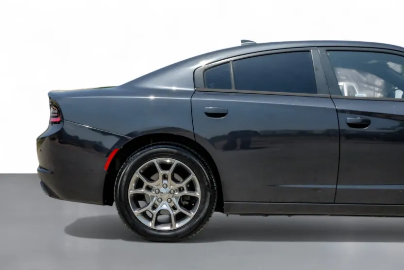 2016 Dodge Charger SXT photo 1