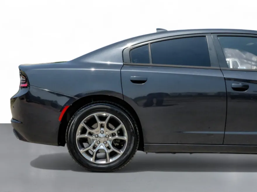 2016 Dodge Charger SXT photo 1