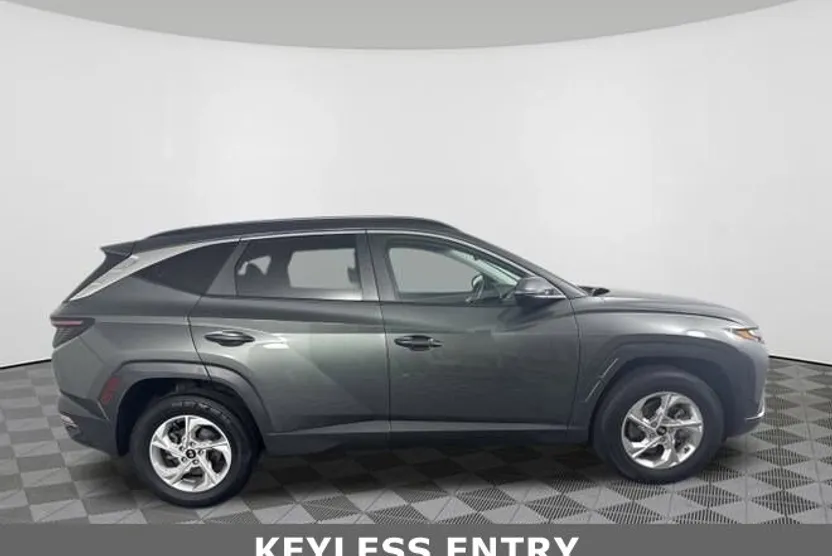2022 Hyundai Tucson SEL photo 1