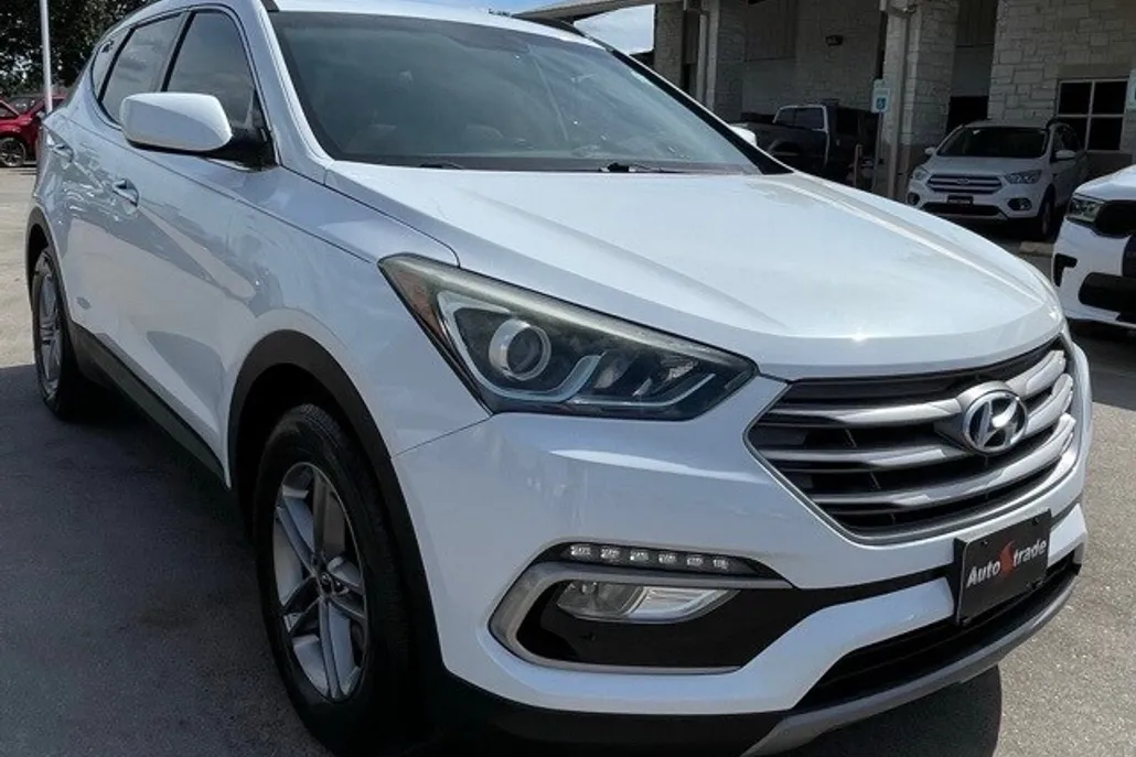 2017 Hyundai Santa Fe Sport photo 1