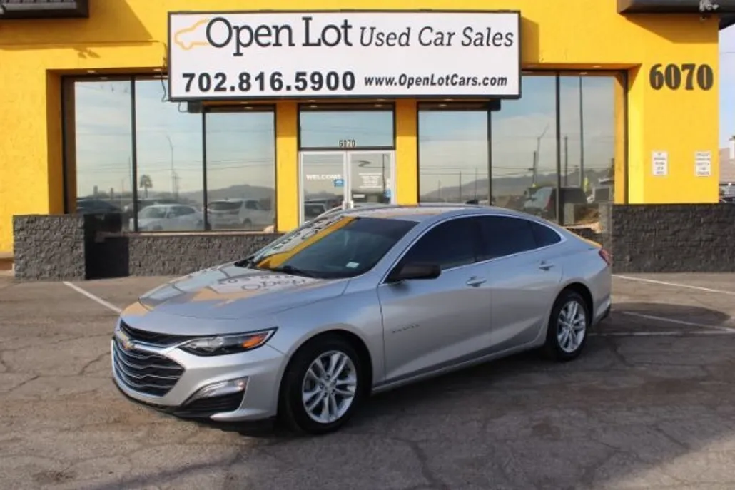 2021 Chevrolet Malibu LS photo 1