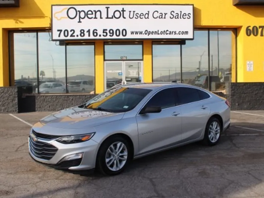 2021 Chevrolet Malibu LS photo 1