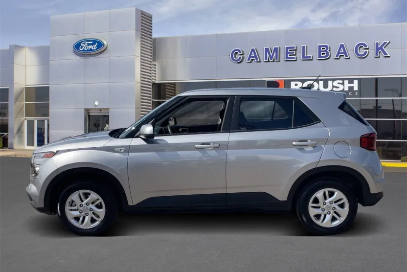 2024 Hyundai Venue SE photo 1