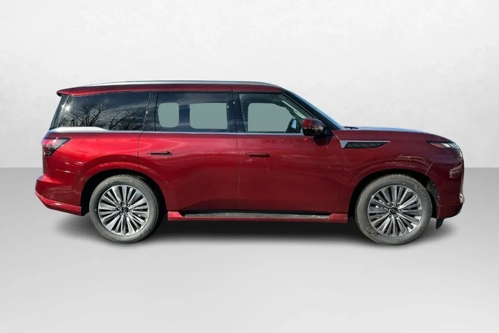2025 Infiniti QX80 Luxe photo 1