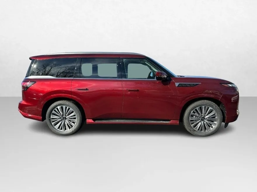 2025 Infiniti QX80 Luxe photo 1