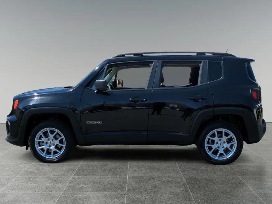 2022 Jeep Renegade Latitude photo 1