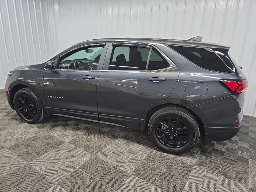 2022 Chevrolet Equinox LT photo 1