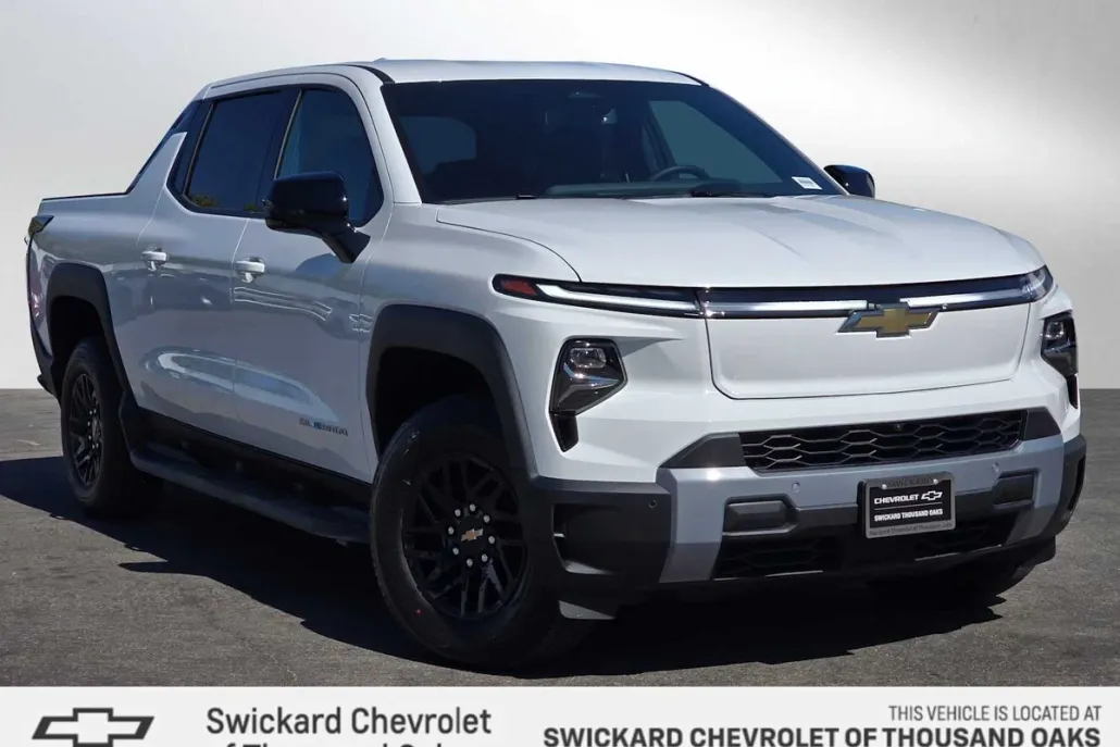 2026 Chevrolet Silverado EV LT photo 1